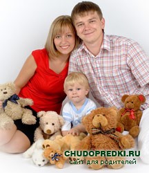 дети и мягкие игрушки