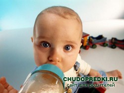 Кормление из бутылочки и смеси
