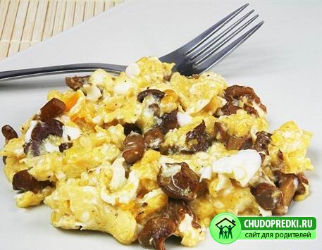 Омлет с грибами и сыром