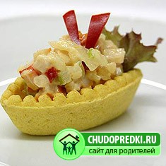 Овощной салат с кильками