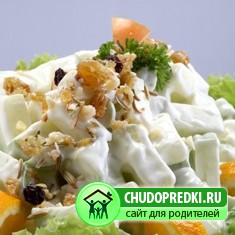 салат с ананасом и ветчиной