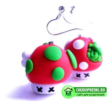Сережки из пластика