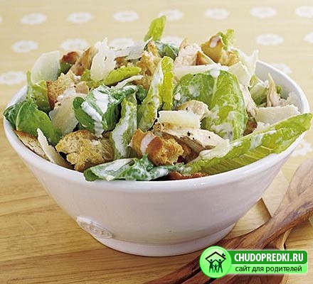 Цезарь с курицей и сухариками. Рецепт приготовления