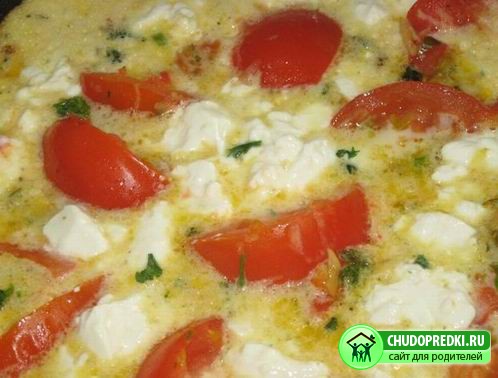 Очень вкусный омлет с помидорами