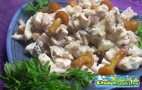 салат с грибами и ананасами рецепт