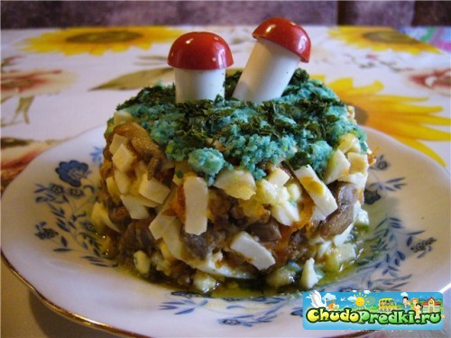 салат с грибами и ананасами приготовление