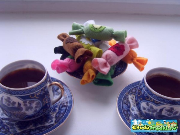 Игрушки своими руками. МК Фетровые конфетки