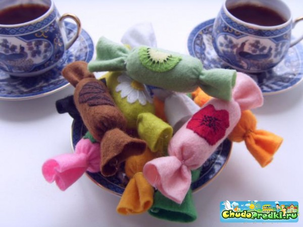 Игрушки своими руками. МК Фетровые конфетки