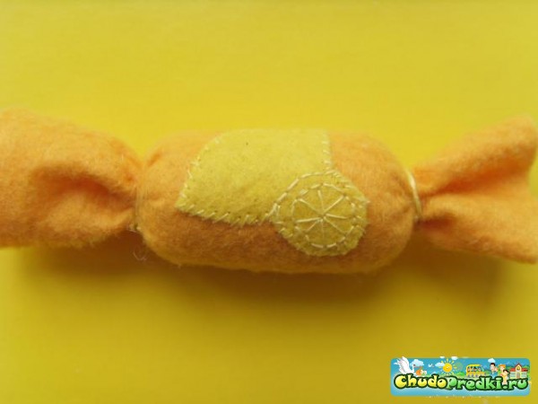 Игрушки своими руками. МК Фетровые конфетки