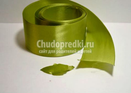 елочная игрушка. Шарик из ленточек