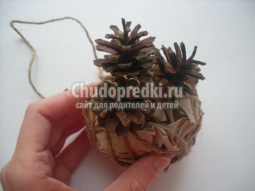 зимние поделки из шишек
