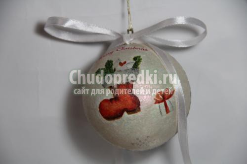 декупаж елочных игрушек. Шар