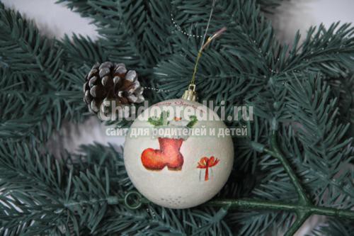 декупаж елочных игрушек. Шар