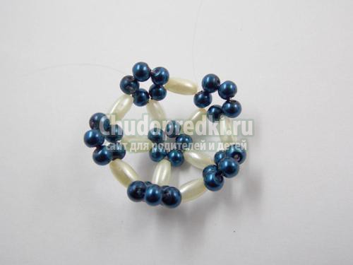 ёлочная игрушка. Шарик из бисера