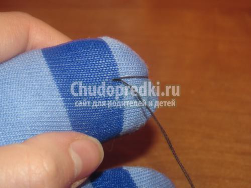 мягкая игрушка. Котик из носочков
