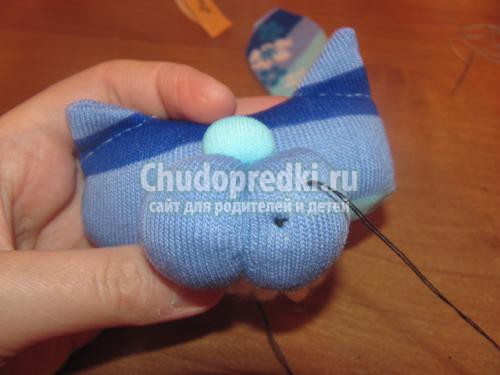 мягкая игрушка. Котик из носочков