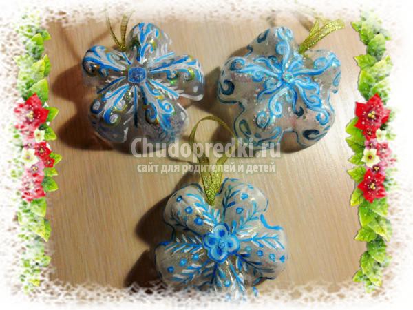 снежинки из пластиковых бутылок