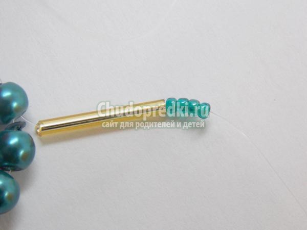 снежинка из бисера своими руками
