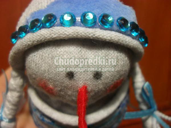 снеговички из носочков своими руками