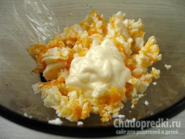 салат слоеный с ананасом и курицей. Сердце