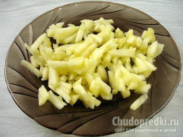 салат слоеный с ананасом и курицей. Сердце