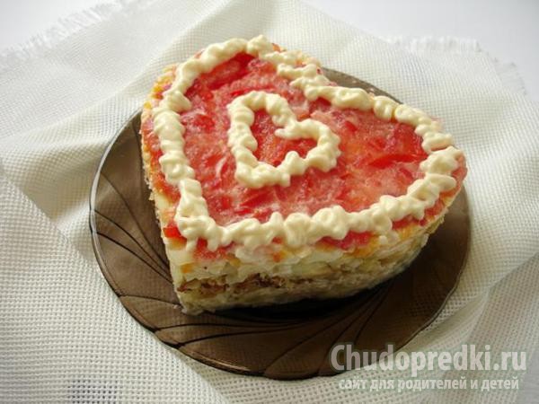 салат слоеный с ананасом и курицей. Сердце