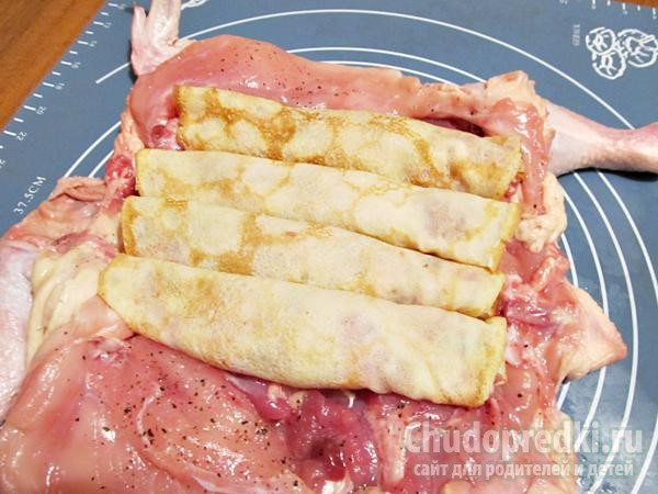 курица, фаршированная блинами