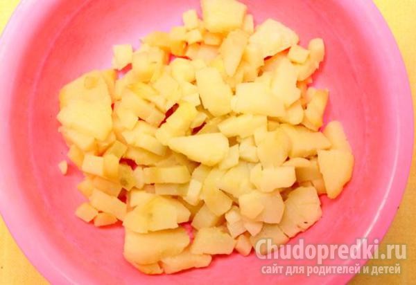 салат Оливье в корзиночке из лаваша