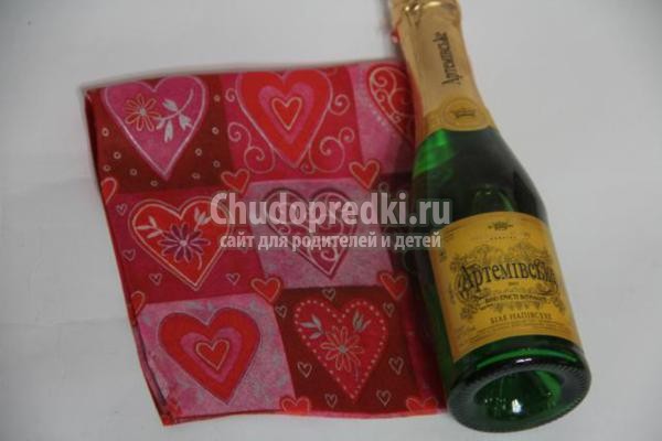 декупаж бутылки шампанского. Сердечки