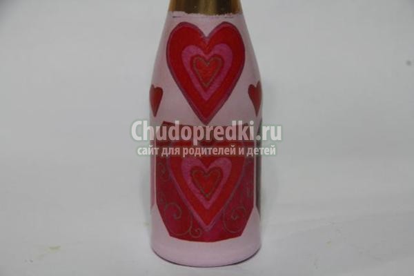 декупаж бутылки шампанского. Сердечки