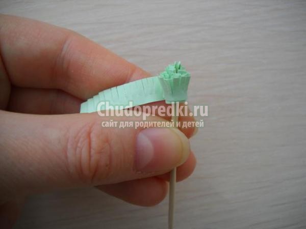 открытка к 8 Марта в технике квиллинг