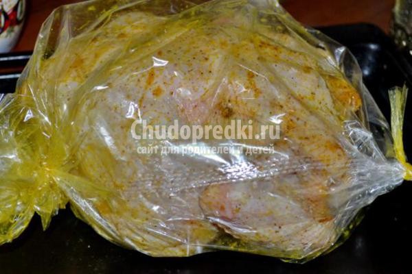 запеченная в рукаве курица