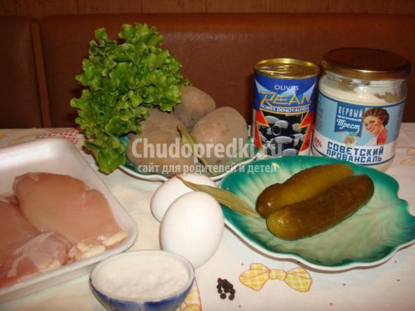 салат из курицы. Столичный