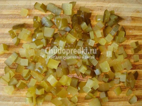 салат из курицы. Столичный