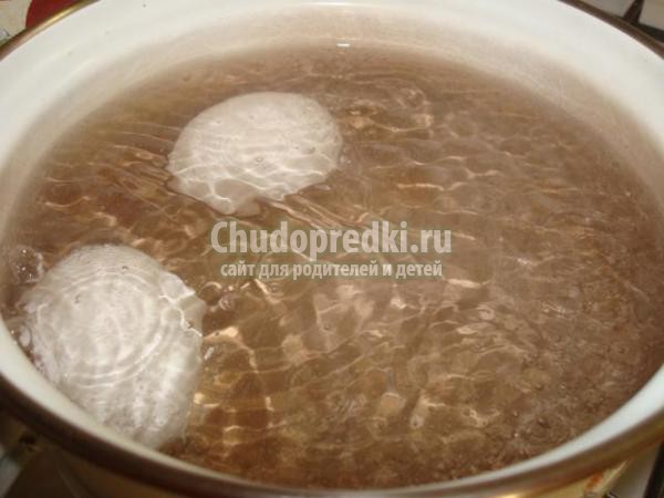 салат из курицы. Столичный