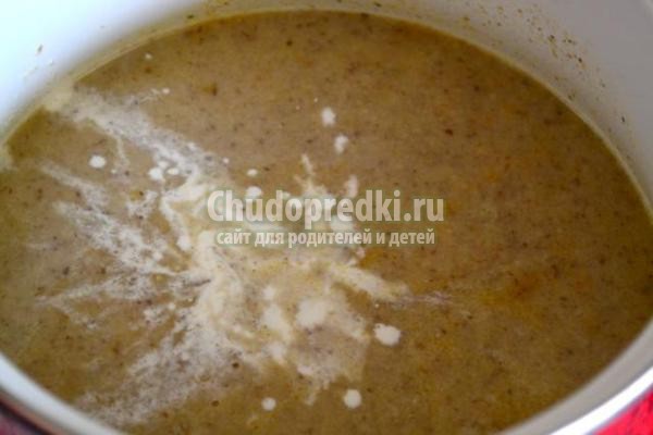 грибной суп-пюре на курином бульоне