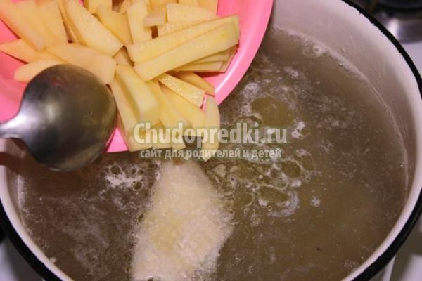 куриный суп с сырными клецками