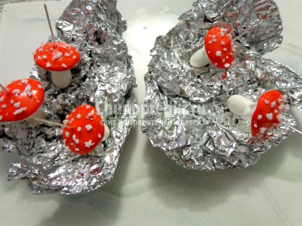 серьги мухомор из полимерной глины