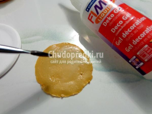 тарелка с блинами из полимерной глины