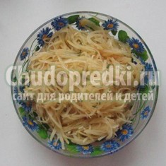 Оригинальный салат из сырого картофеля