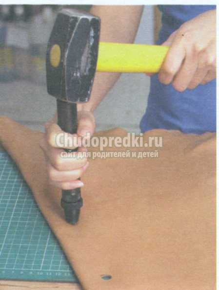 металлическая фурнитура на коже