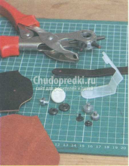 металлическая фурнитура на коже