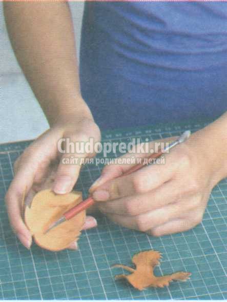 украшение для корсажа из кожи