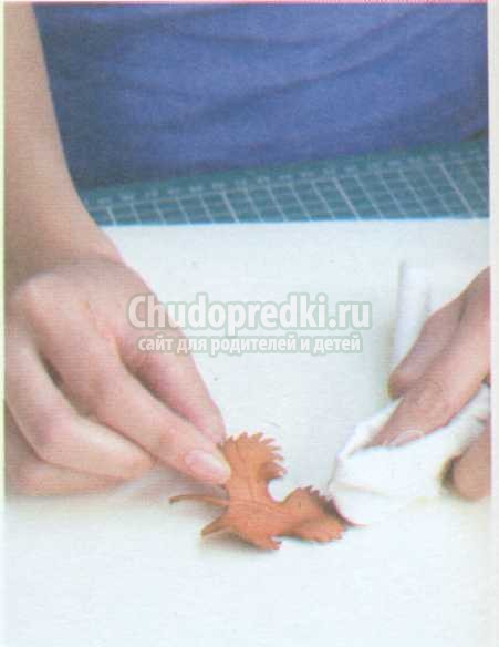 украшение для корсажа из кожи