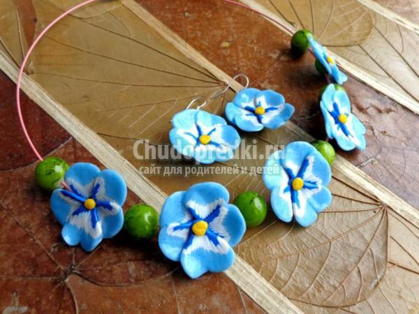 колье и серёжки из пластики. Анютины глазки