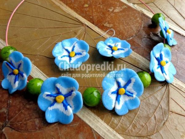 колье и серёжки из пластики. Анютины глазки