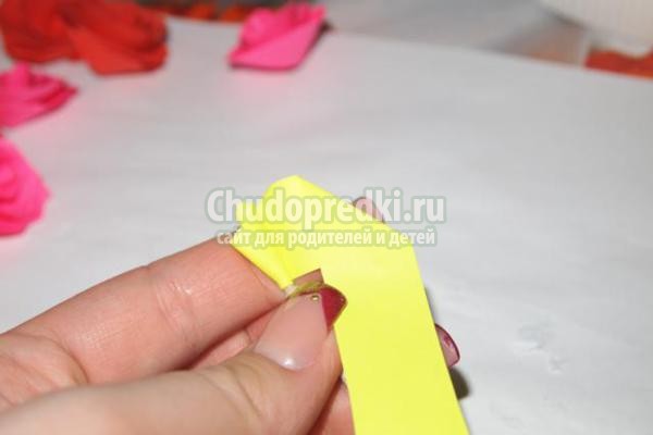 лукошко с розами в технике квиллинг