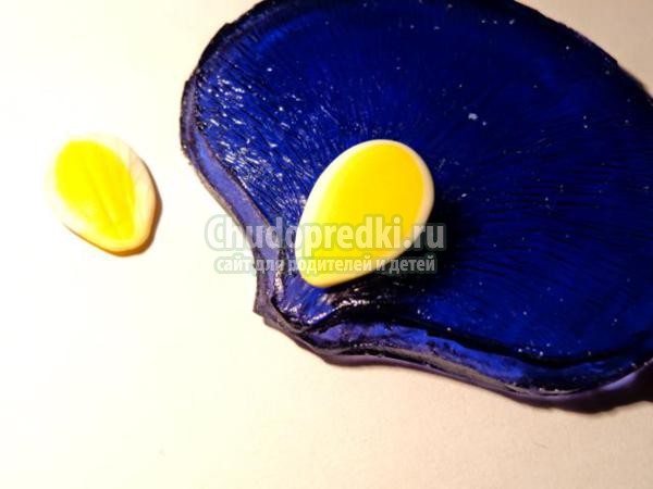 серьга для пирсинга из пластики. Орхидея