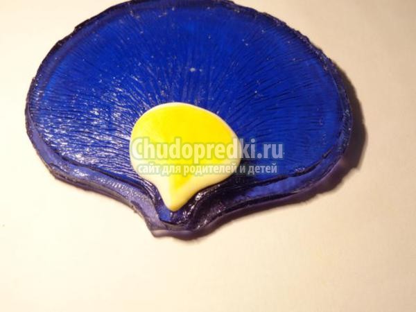 серьга для пирсинга из пластики. Орхидея