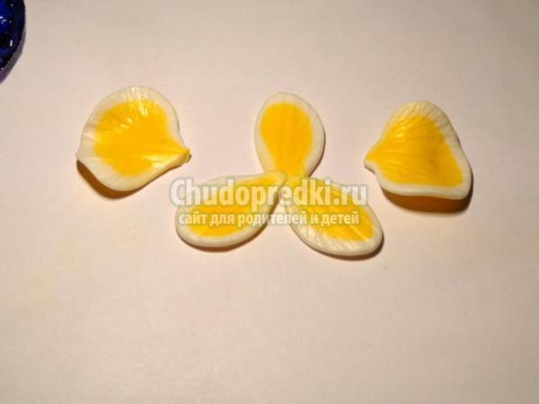 серьга для пирсинга из пластики. Орхидея